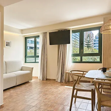 Ciencias P Apartment *